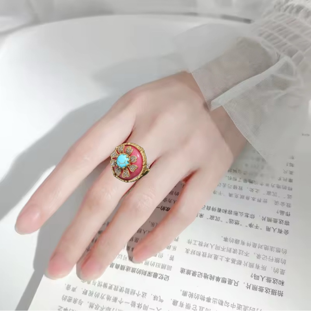 Beautiful designer ring